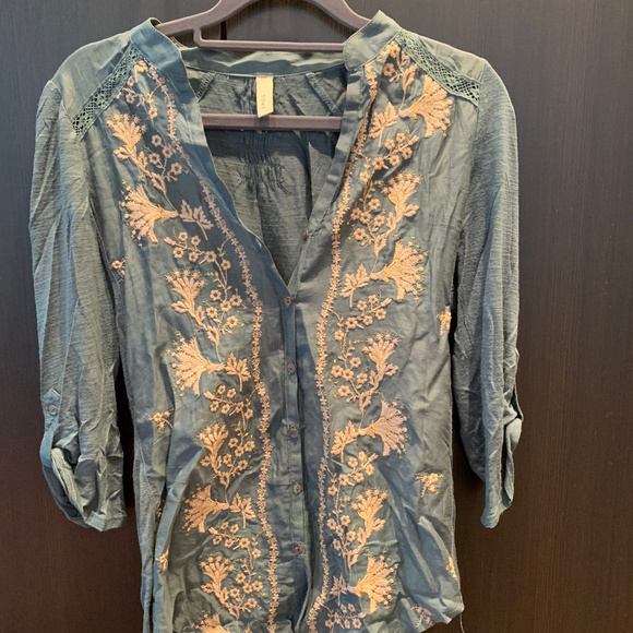Anthropologie Embroidered Shirt - Picture 6 of 6